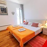 Family Friendly House With A Swimming Pool - 25280 Сasa de vacaciones Split