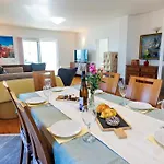 Сasa de vacaciones Family Friendly House With A Swimming Pool - 25280 *