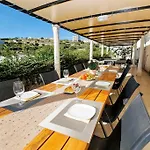 Сasa de vacaciones Family Friendly House With A Swimming Pool - 25280 *