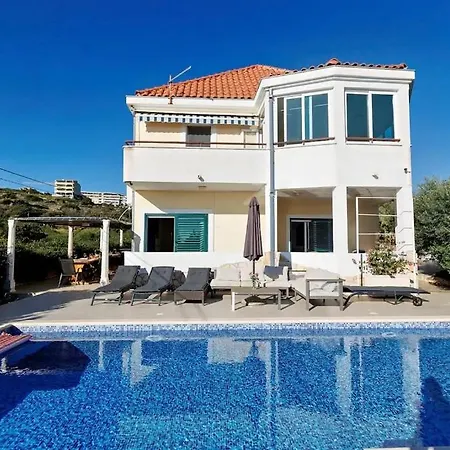 Сasa de vacaciones Family Friendly House With A Swimming Pool - 25280 Split