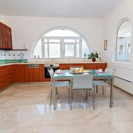 Casa de Férias Family Friendly House With A Swimming Pool - 25280