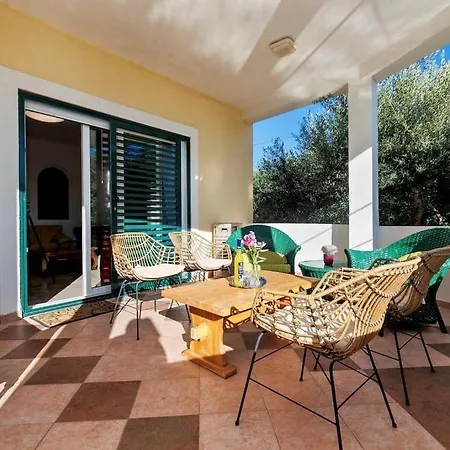 Family Friendly House With A Swimming Pool - 25280 Casa de Férias Split