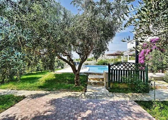 Holiday home Family Friendly House With A Swimming Pool - 25280 Split